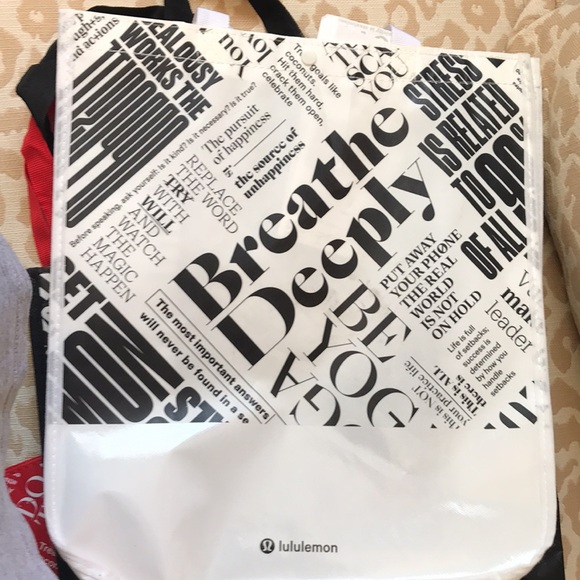 Lululemon totes, 3-large 1- small - Picture 3 of 3